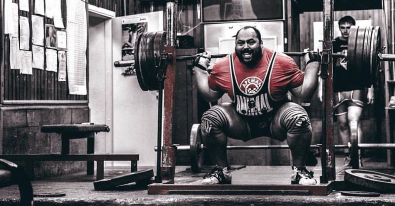 Malaničevs paceļ 1140 kg un uzstāda pasaules rekordu