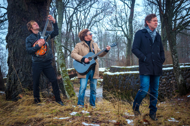 Grupa “Fools Garden” sadarbībā ar populāro De Phazz vokālistu Karlu Friersonu (Karl Frierson) Latvijā filmē savu jauno video dziesmai “New World”