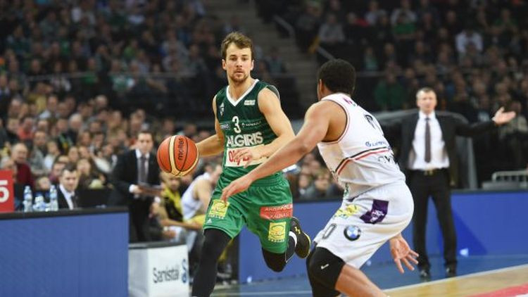 "Žalgiris" tālmetienus met labāk nekā "Rytas" izpilda soda metienus