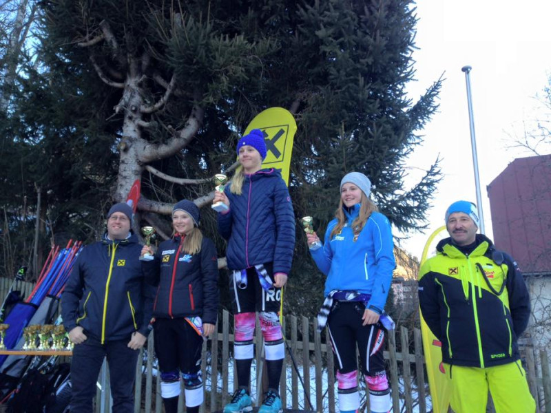 Jaunajiem kalnu slēpotājiem godalgotas vietas starptautiskajās sacensībās