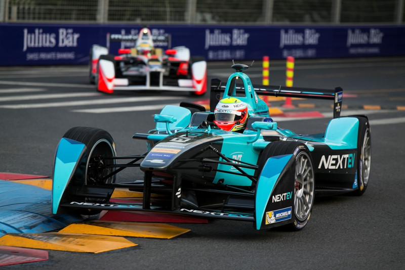 Rosbergs interesējas par Formula E sacīkstēm, Masa testēs "Jaguar"