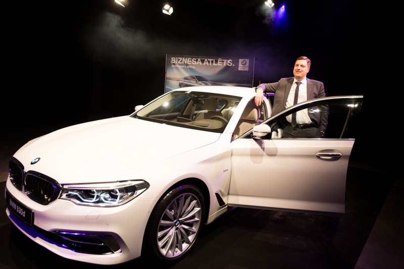 BMW 5.sērijas jaunākā, septītā paaudze – tehnoloģiski inovatīvākais auto biznesa sedanu klasē