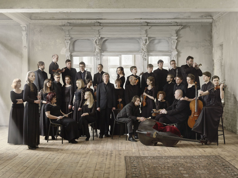 Latvijas Radio koris iegūst nomināciju "Akadēmiskās mūzikas albums" un kopā ar Sinfonietta Rīga dodas koncerttūrē uz Nīderlandi