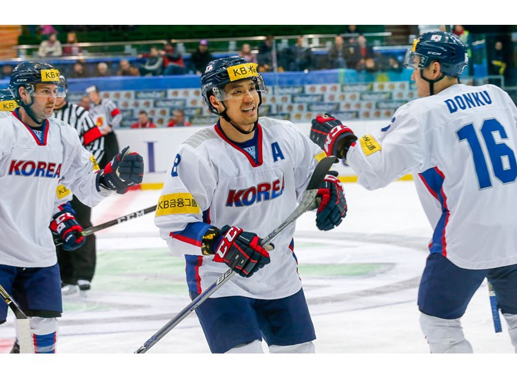 Dienvidkorejas hokejisti sarīko murgu Kazahstānai