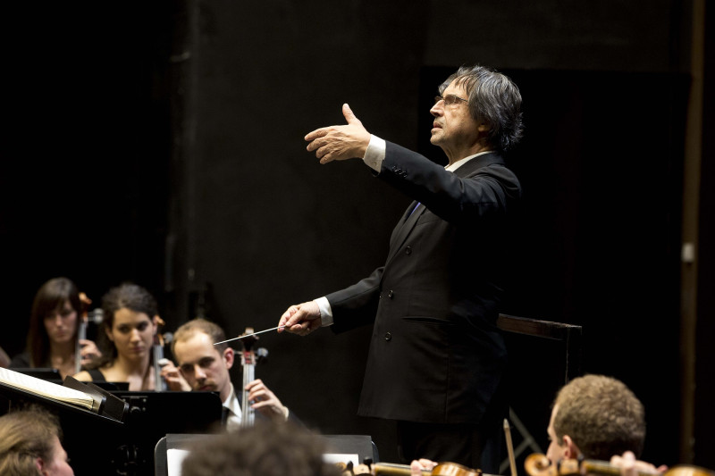 Latvijā koncertēs izcilais itāļu diriģents Rikardo Muti