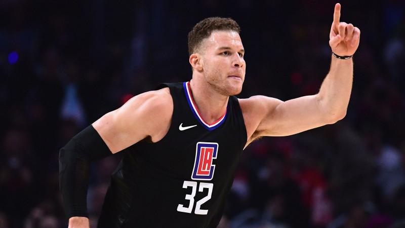 "Clippers" aizmaina Grifinu uz Detroitu