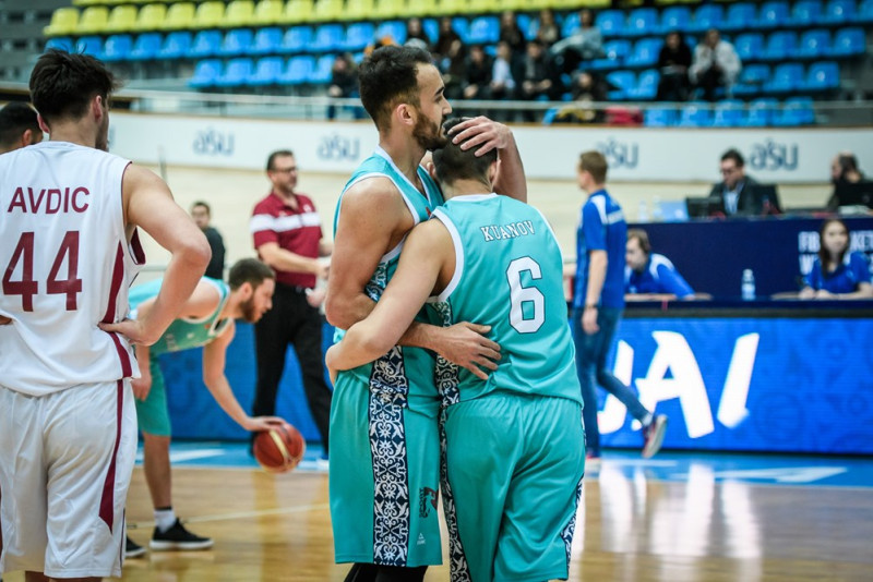 Lēmaņa Austrālija perfekta, Kazahstāna iznīcina Kataras basketbola izlasi