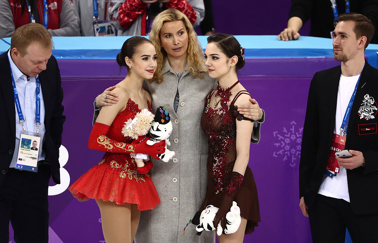 Olimpiskajās spēlēs Medvedeva prasījusi, vai Zagitova nevarēja palikt starp juniorēm