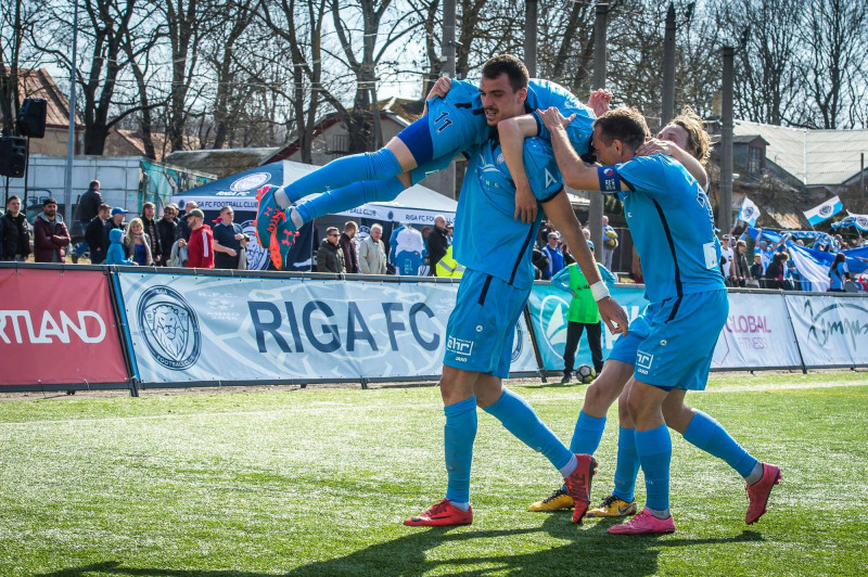 Pētersons ar skaistu tālsitienu ļauj "Riga FC" izcīnīt pirmo uzvaru šosezon