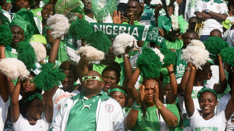 Nigērijas faniem neļaus stadionā ienest dzīvas vistas