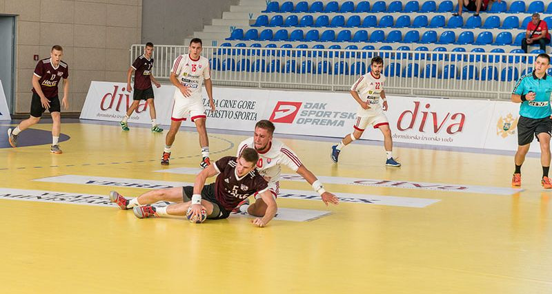 Latvijas U-20 handbola izlase piedzīvo pirmo zaudējumu EČ, piekāpjoties Melnkalnei