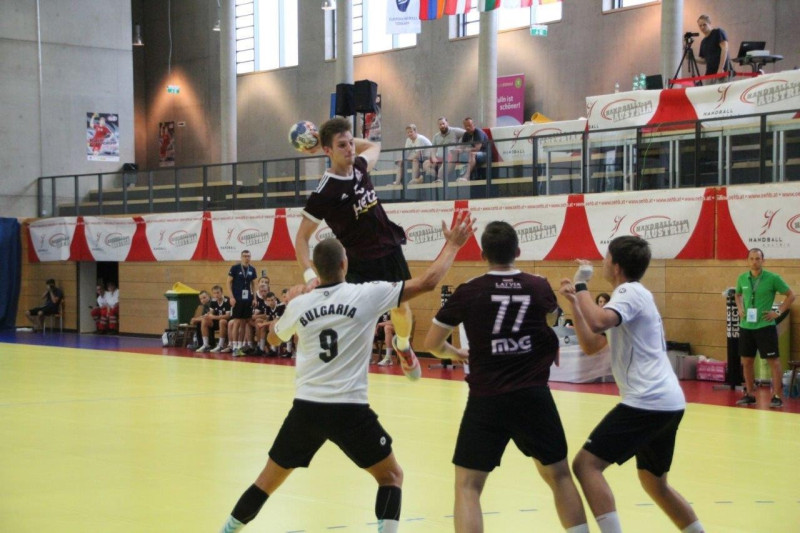 Latvijas U-18 handbola izlasei izšķirošā cīņa par pusfinālu pret Nīderlandi