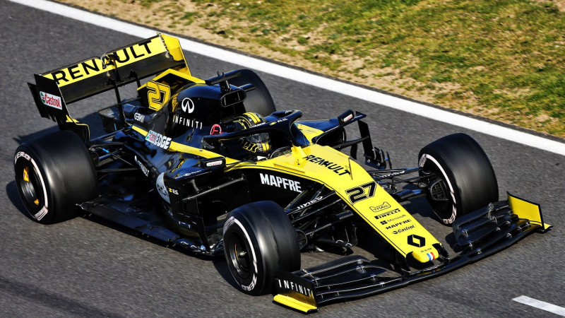 Pirmos F1 testus ar ātrāko laiku noslēdz "Renault" komanda
