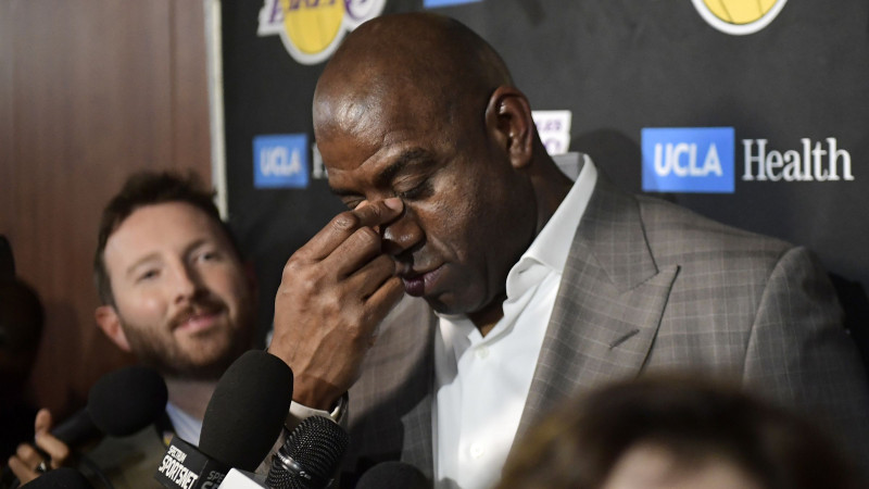 Maģiskais Džonsons negaidīti aiziet no "Lakers" prezidenta amata