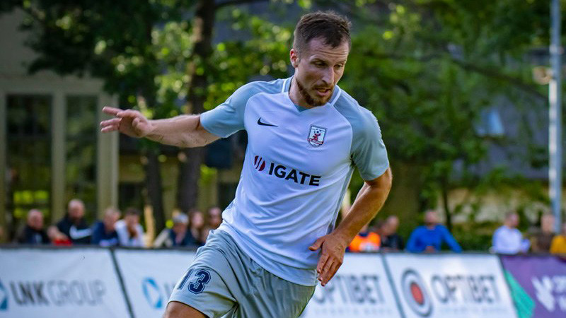 Kozlova divi vārti ļauj "Jelgavai" uzvarēt latviskā sastāvā spēlējošo "Spartaku"