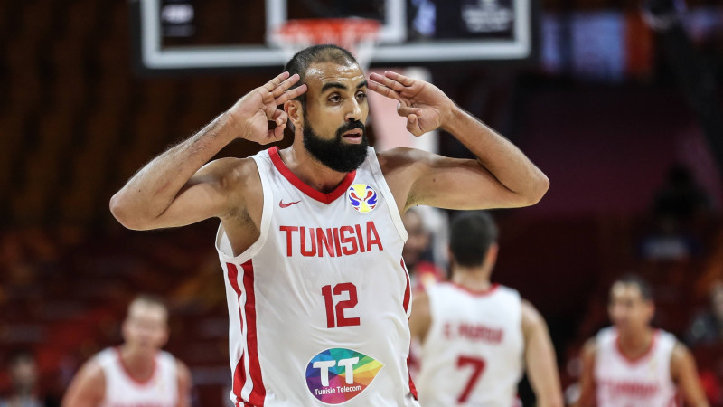 Trim spēlētājiem "double-double", Tunisija sagrauj Filipīnu olimpiskās cerības