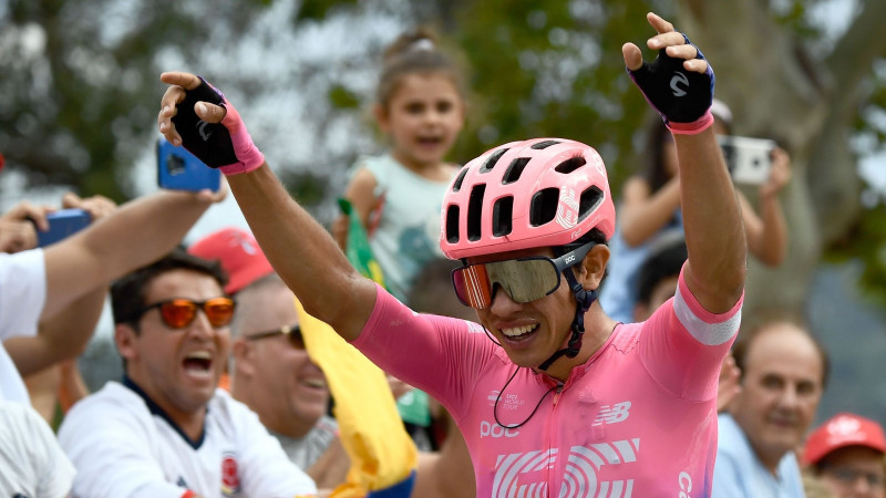 "Vuelta a Espana" uzmirdz kārtējā Kolumbijas zvaigzne, Rogličs nonāk soli tuvāk triumfam