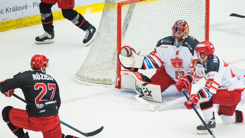 Galviņa komanda Čehijas "Generali" kausa "play-off" sāk ar 7:1, Balinskim neizšķirts