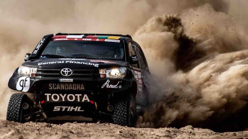 Lietuviešu pilots Dakaras rallijā startēs "Toyota" rūpnīcas komandā