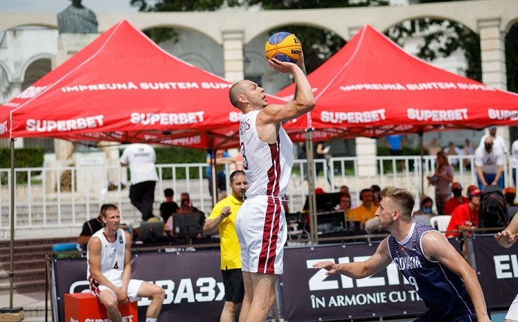 Latvijas vīriešu 3x3 basketbola izlase izkļūst no grupas, sieviešu izlasei turnīrs galā