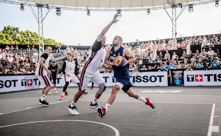 Serbija, Latvija, ASV, Francija un citas valstis cīņā par pirmo OS zeltu 3x3 basketbolā