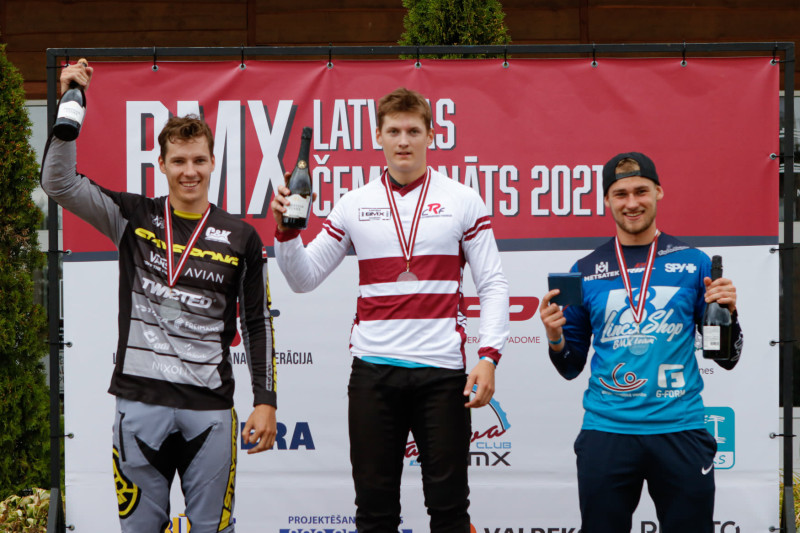Kārkliņš un Pētersone kļūst par Latvijas BMX elites čempioniem