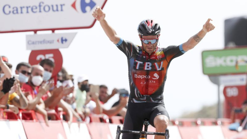 Karūzo vienatnē svin uzvaru "Vuelta a Espana" devītajā posmā