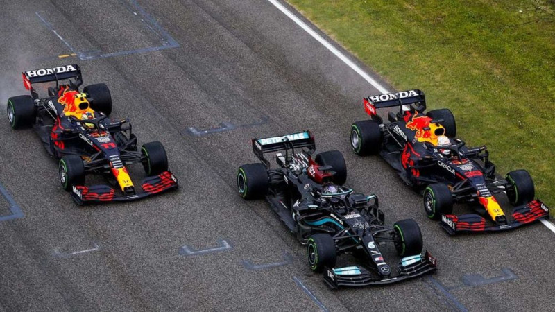 "Red Bull" komandai nav izdevies pievilināt "Mercedes" dzinēju galveno speciālistu