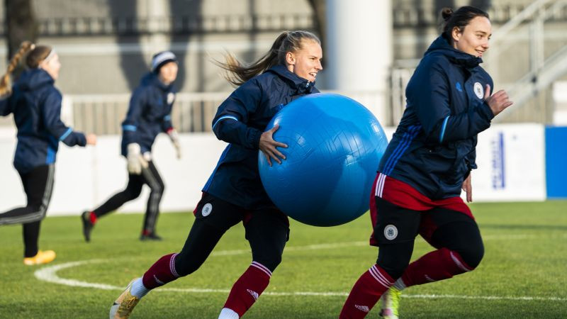 Latvijas sieviešu izlasei priekšā nopietns pārbaudījums – jāuzņem Anglijas futbolistes