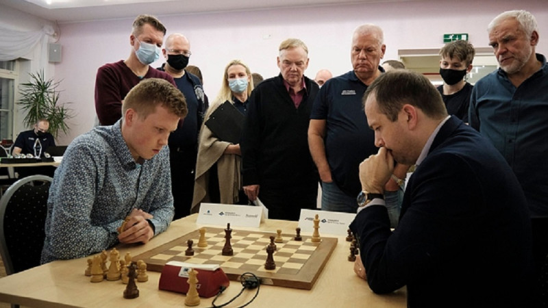 Neikšānam un citiem Latvijas šahistiem labas sekmes spēcīga sastāva turnīrā Igaunijā
