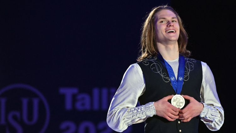Vasiļjevs iegūst bronzas medaļu Eiropas čempionātā daiļslidošanā