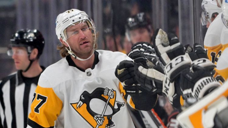 Pieredzējušais Kārters pagarina līgumu ar "Penguins" uz divām sezonām