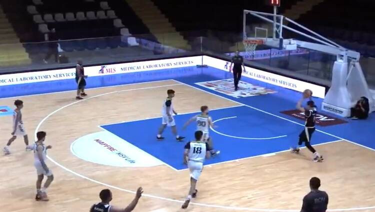 Video: Basketbola komandas Maltā cenšas apzināti zaudēt un pat met savā grozā