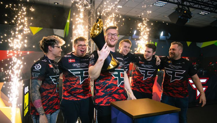 CS:GO pasaules ranga līderpozīcijās pirmoreiz nonāk arī latvietis