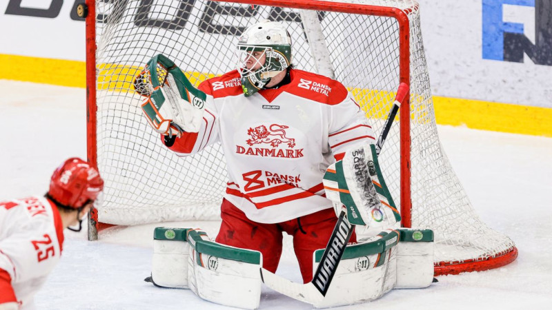 Dānijai un Itālijai sausās uzvaras, slovāki viesos sakauj Vācijas hokejistus