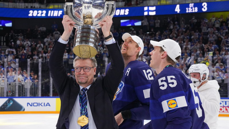 Somijas hokeja izlasi turpinās vadīt Juka Jalonens