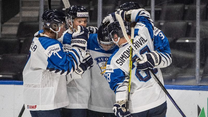 Latvijas U20 hokejisti pasaules čempionātu iesāk ar smagu zaudējumu pret Somiju