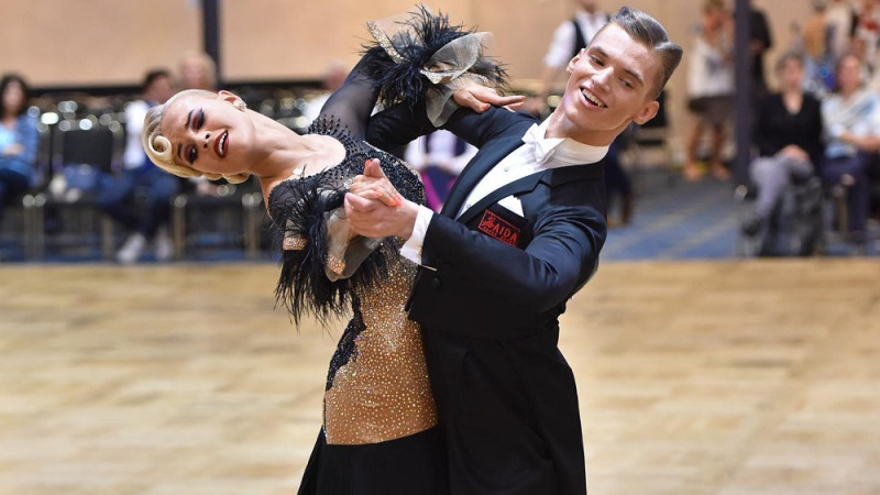 Latvijas pāris Eiropas čempionātā 10 dejās tiek ceturtdaļfinālā