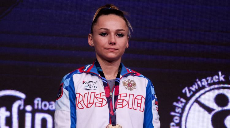 Divkārtējā pasaules čempione vingrošanā paziņojusi par aizbraukšanu no Krievijas