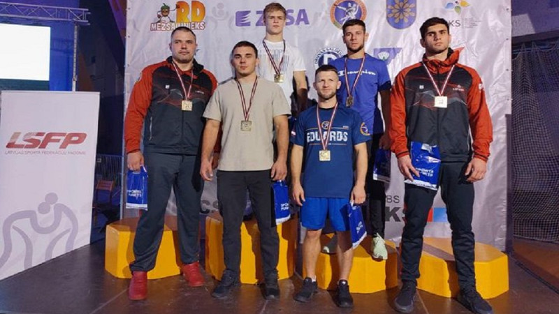 Pasaules čempionāta dalībnieki Samušonoks un Jurkjans uzvar Latvijas čempionātā cīņā