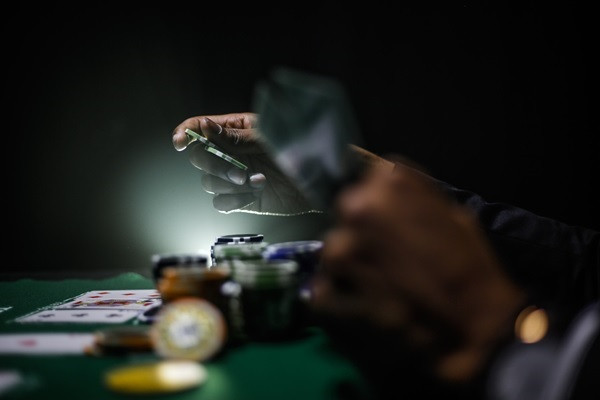 Sajūti īstu kazino mājās jeb spēļu automāti, pokers un rulete onlainā!