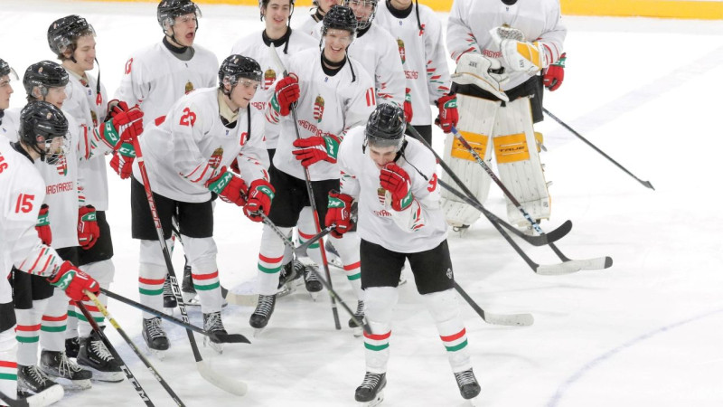 PČ U20: ungāri pieveic Franciju, Norvēģija un Kazahstāna cīnīsies par biļeti uz eliti