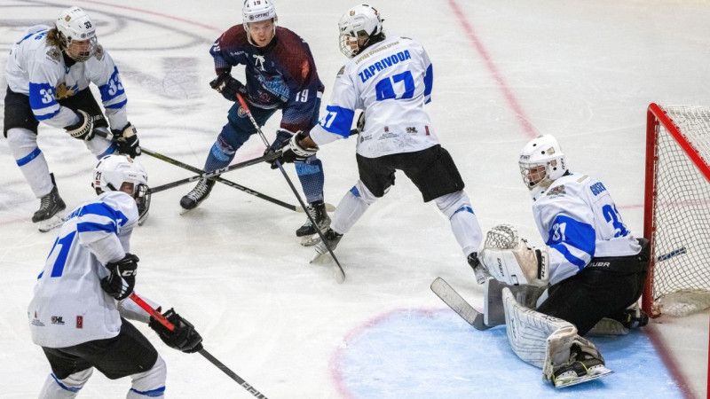 Viļņā elektrības pārrāvums, HS "Rīga" hokeja pankiem iemet septiņus vārtus