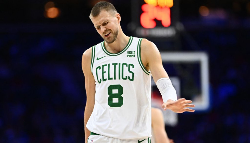 Porziņģis maču noslēdz priekšlaicīgi, ''Celtics'' izgāž otro puslaiku Orlando