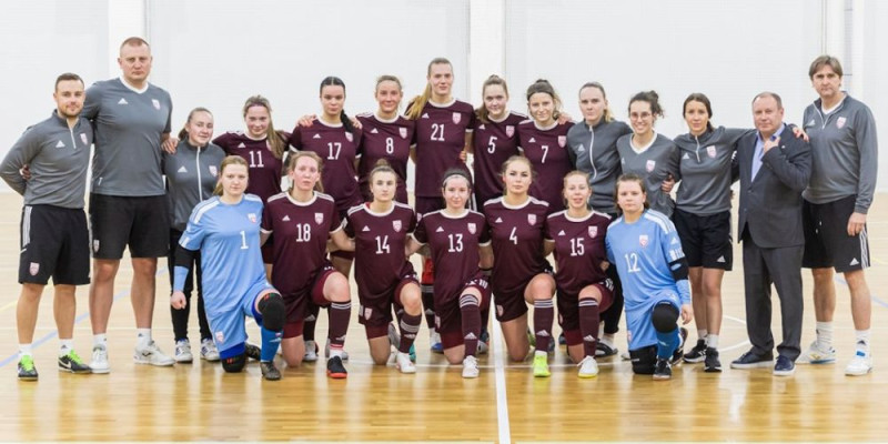 Sieviešu telpu futbola izlase divās pārbaudes spēlēs uzvar Lietuvu