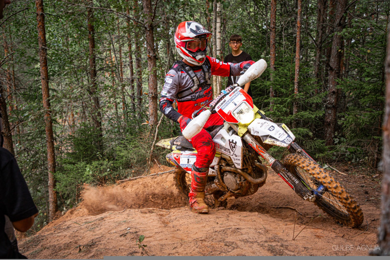 Ceturto reizi “RocketBiker” Hard Enduro sacensībās uzvar Edgars Siliņš