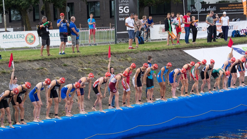 Sestdien Mežaparkā notiks Eiropas Junioru kauss triatlonā ar 17 valstu dalību