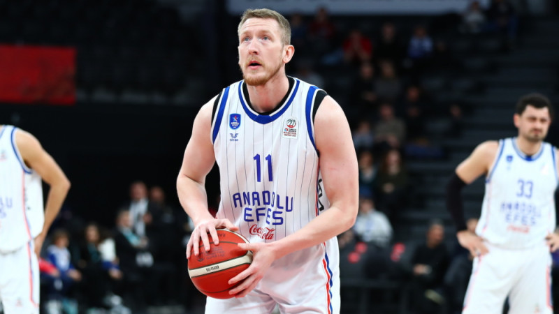 Šmita komanda nenosargā pārsvaru un Eirolīgas play-off sāk ar zaudējumu Atēnās