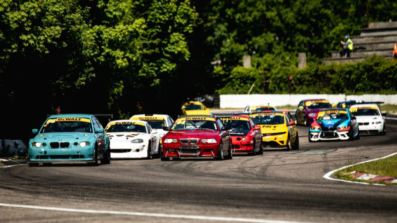 "DeWALT Grand Prix" šonedēļ pulcēs vairāk nekā 150 dalībnieku Biķernieku trasē