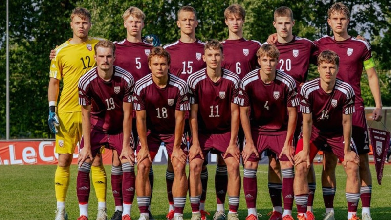 Latvijas U19 futbolisti nosargā Baltijas čempionu kausu
